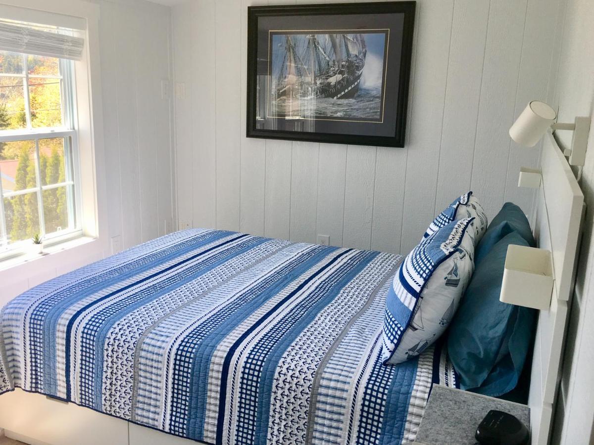 Larinda'S Landing Oceanfront Cottages Халифакс Екстериор снимка