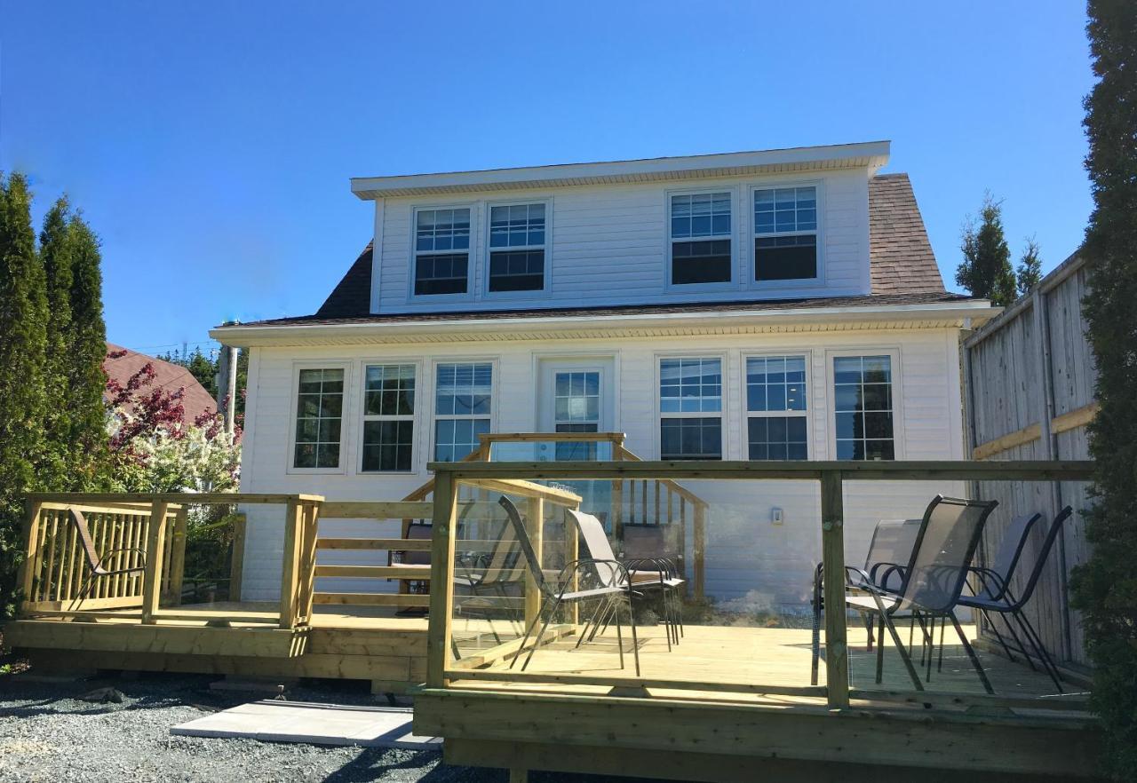 Larinda'S Landing Oceanfront Cottages Халифакс Екстериор снимка