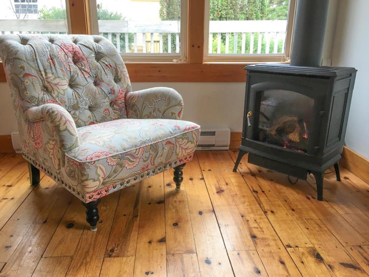Larinda'S Landing Oceanfront Cottages Халифакс Екстериор снимка