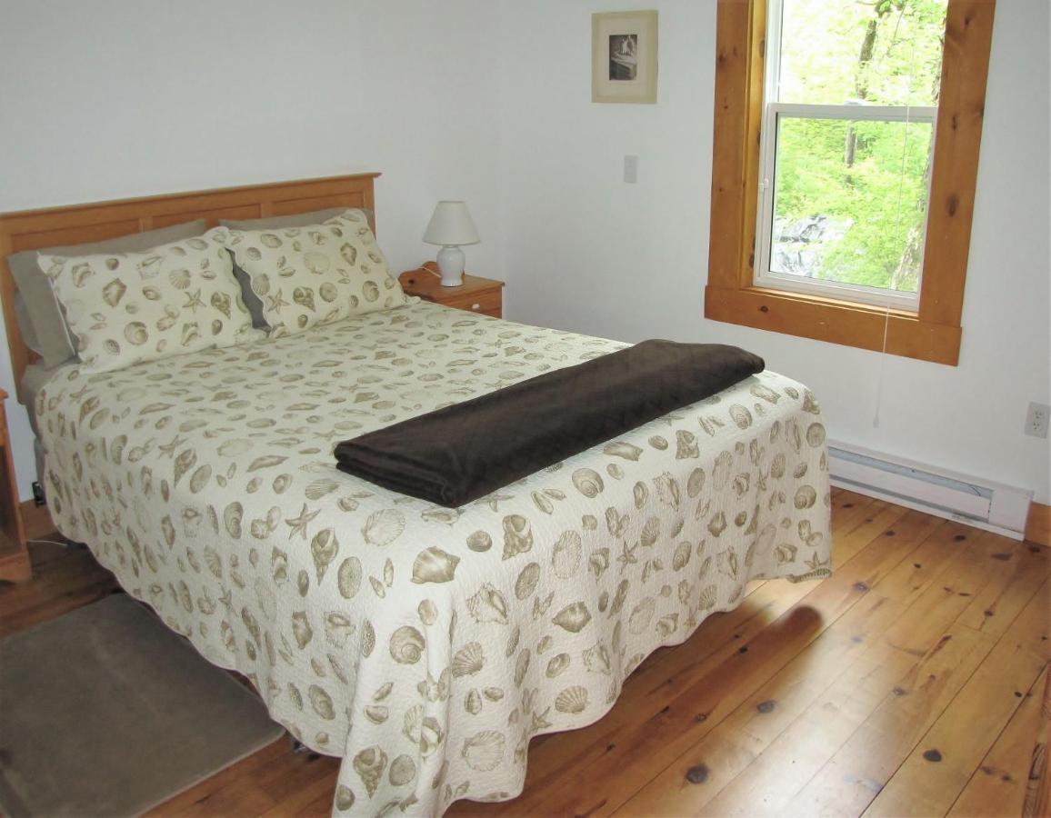 Larinda'S Landing Oceanfront Cottages Халифакс Екстериор снимка