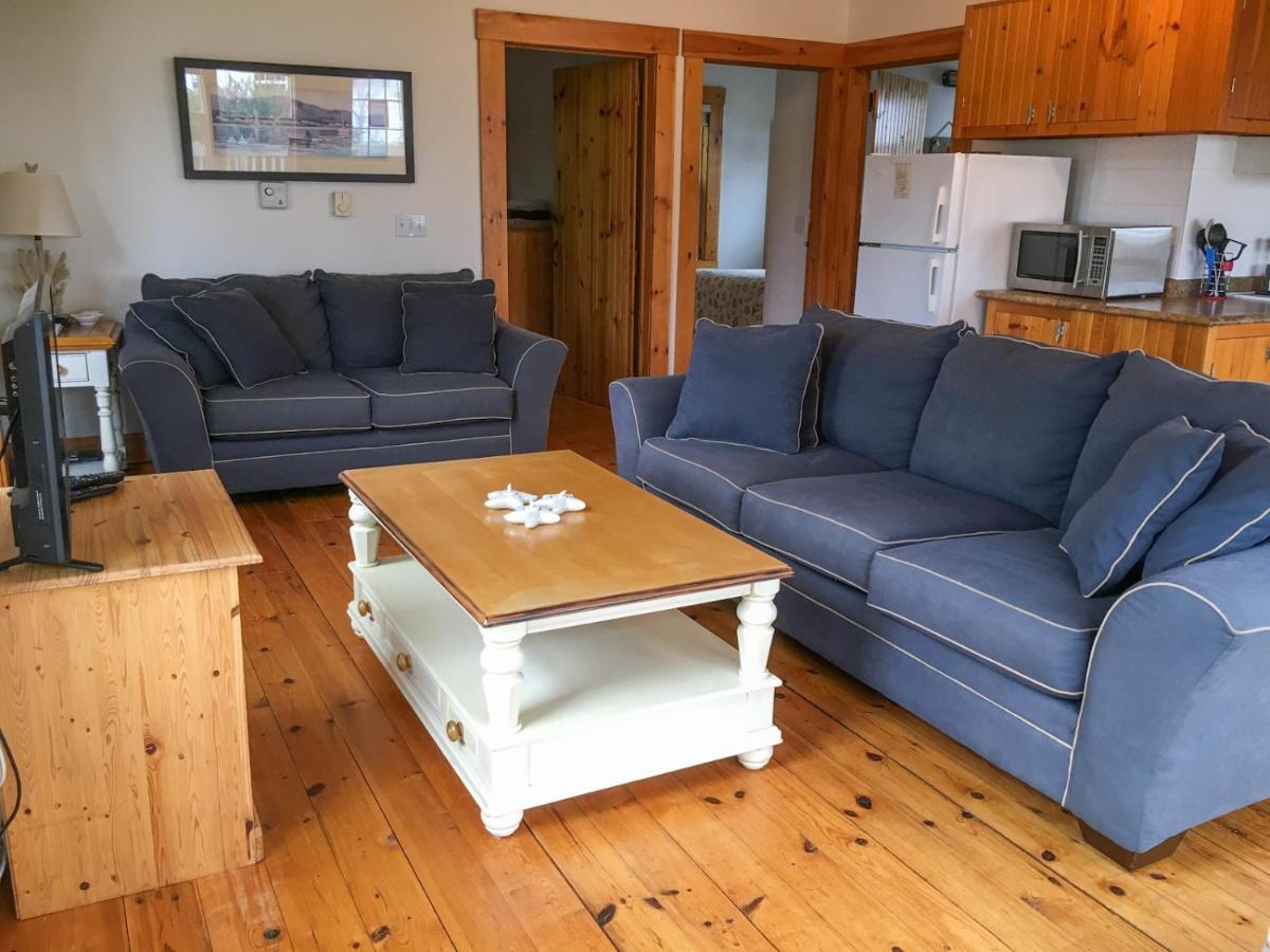 Larinda'S Landing Oceanfront Cottages Халифакс Екстериор снимка