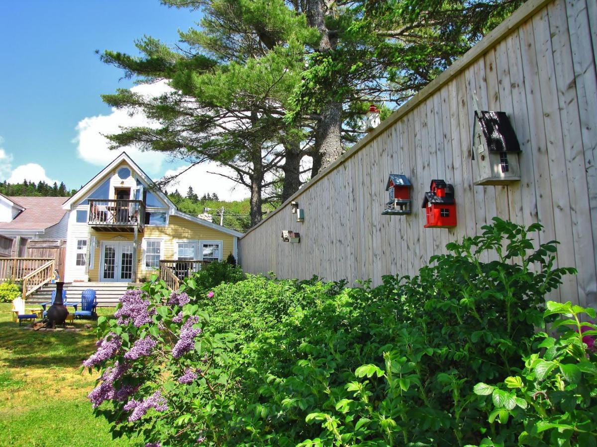 Larinda'S Landing Oceanfront Cottages Халифакс Екстериор снимка