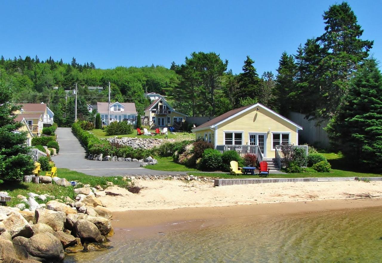 Larinda'S Landing Oceanfront Cottages Халифакс Екстериор снимка