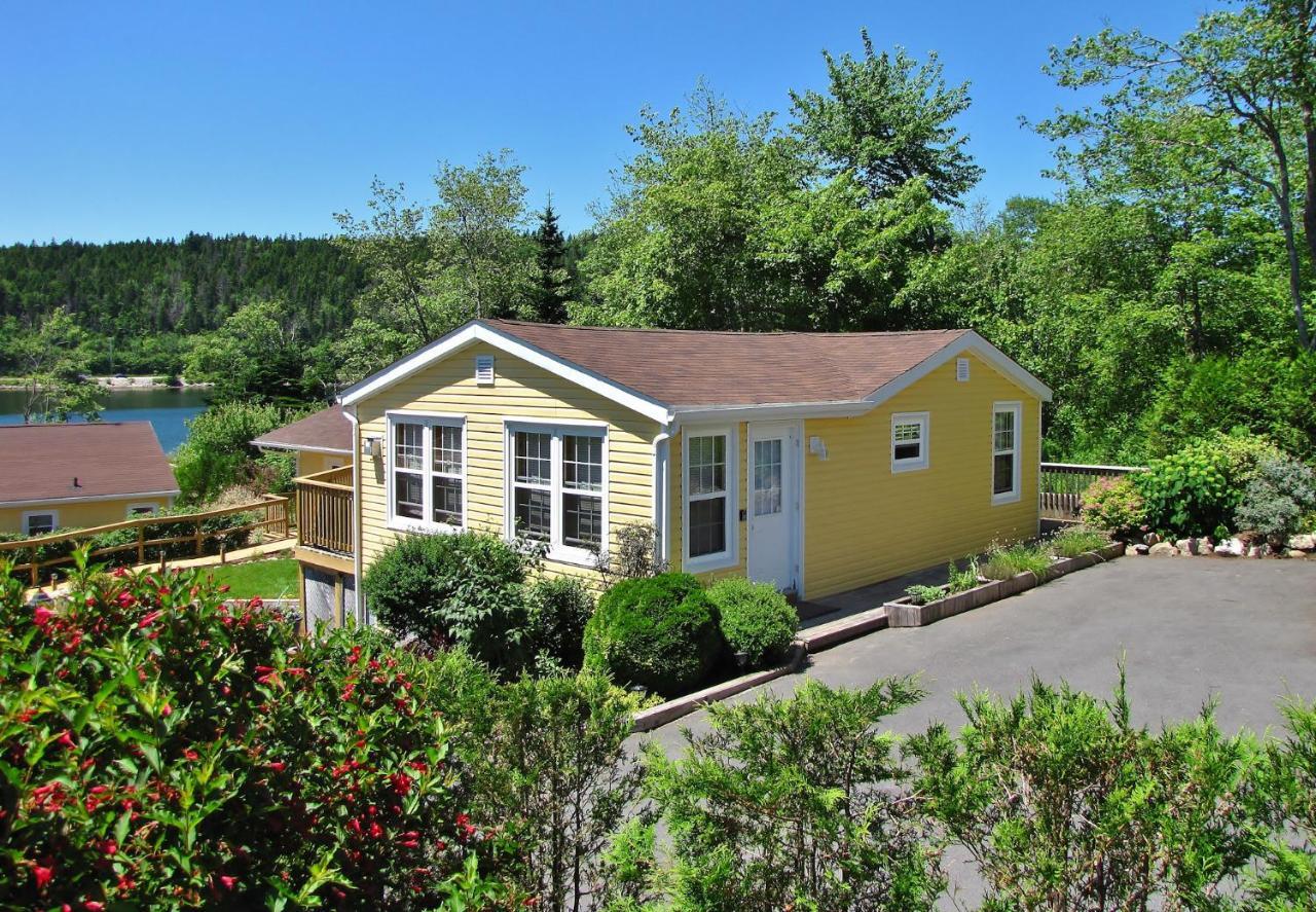 Larinda'S Landing Oceanfront Cottages Халифакс Екстериор снимка