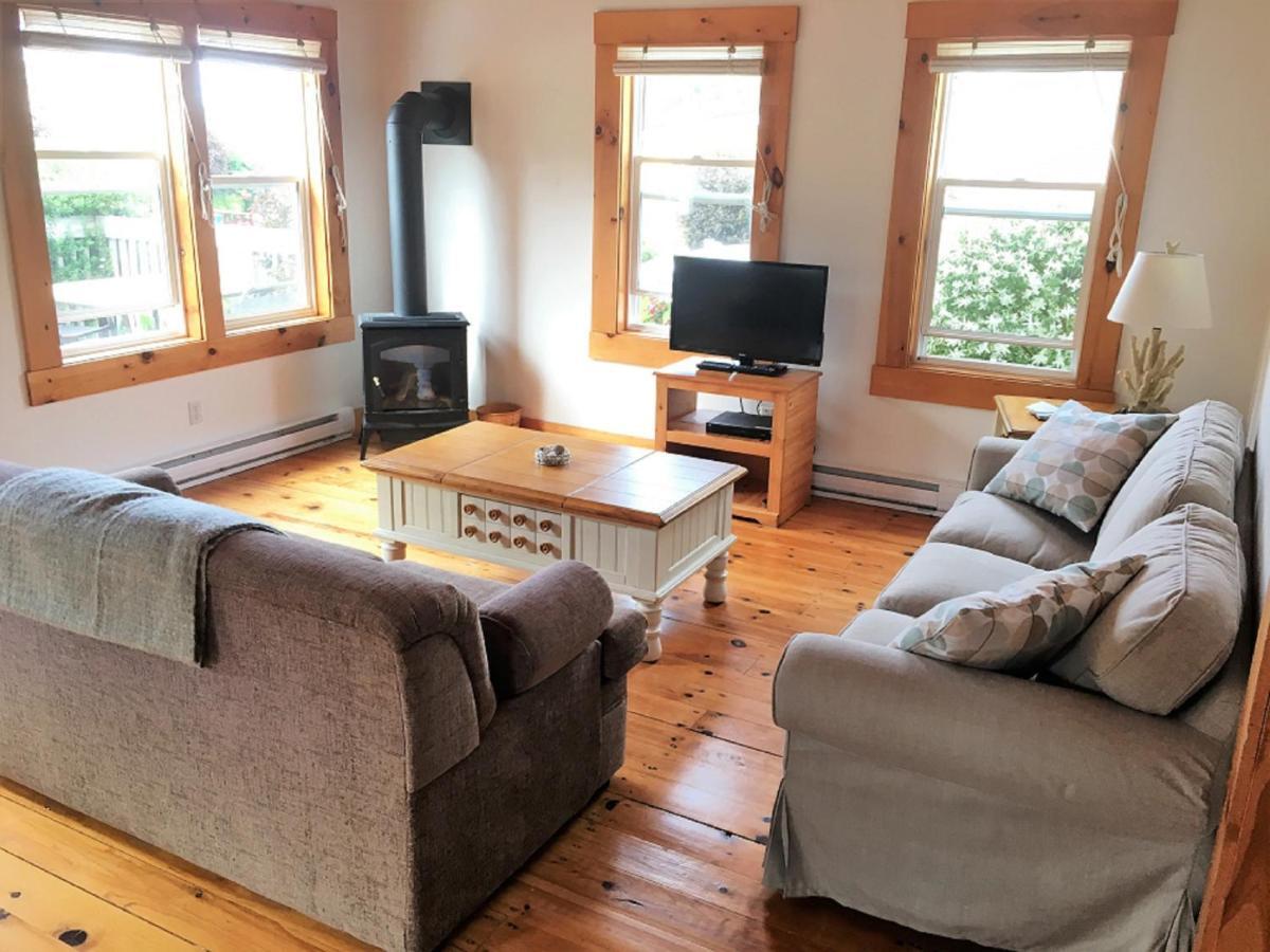 Larinda'S Landing Oceanfront Cottages Халифакс Екстериор снимка
