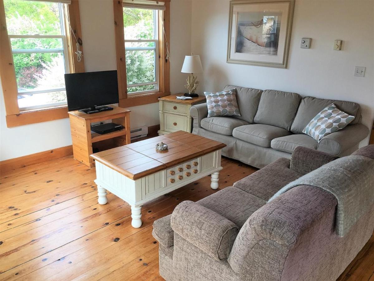 Larinda'S Landing Oceanfront Cottages Халифакс Екстериор снимка