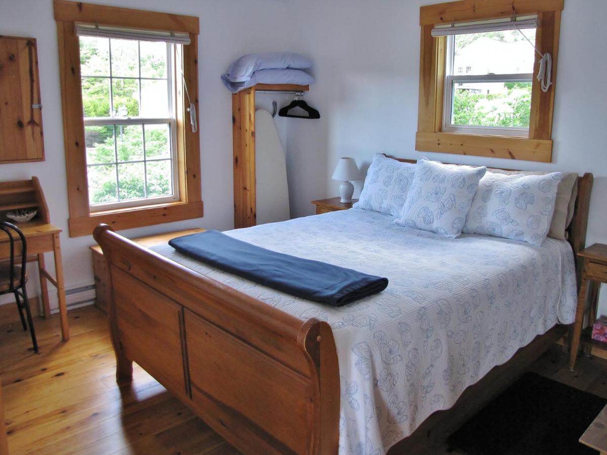Larinda'S Landing Oceanfront Cottages Халифакс Екстериор снимка