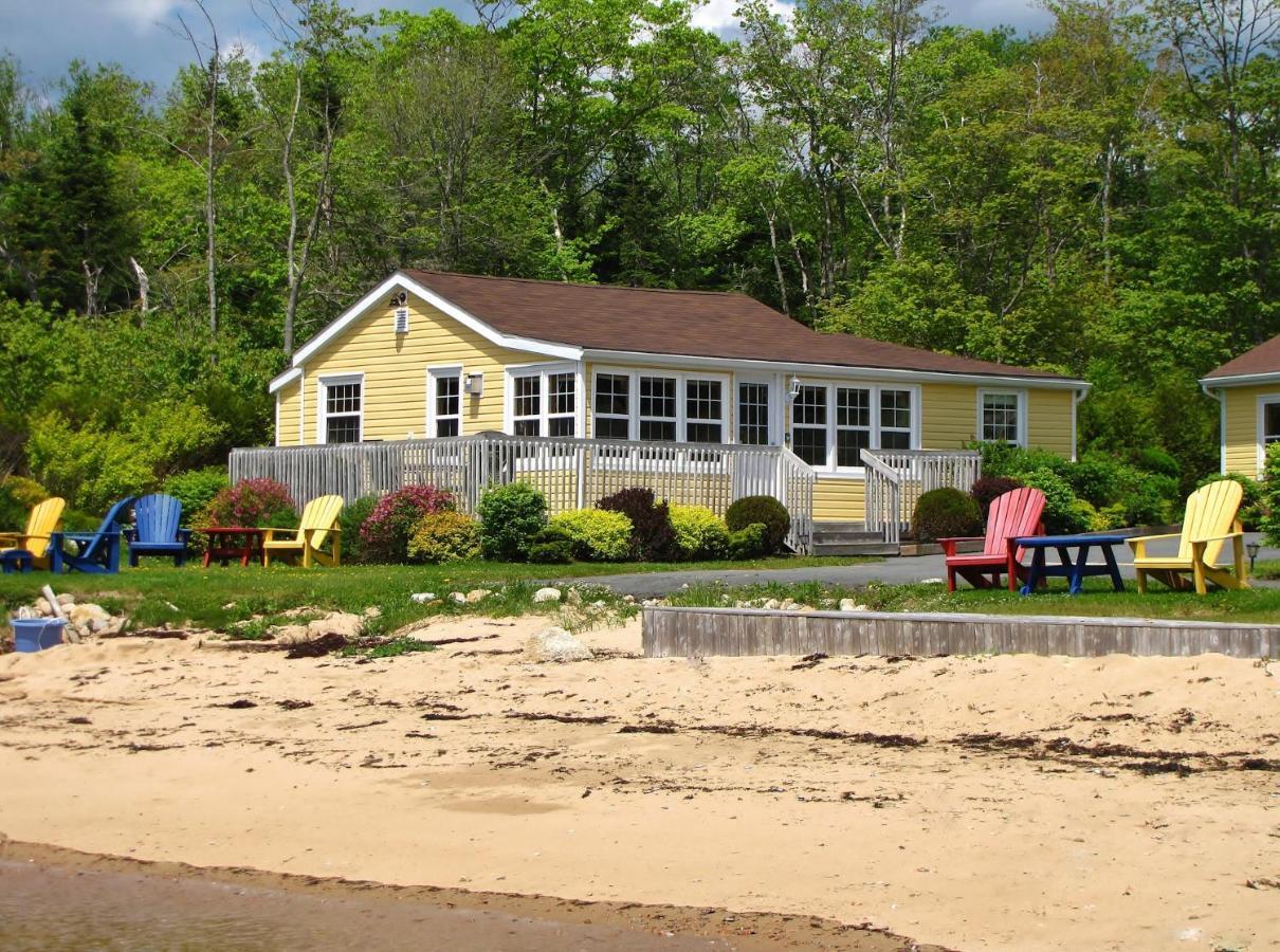 Larinda'S Landing Oceanfront Cottages Халифакс Екстериор снимка