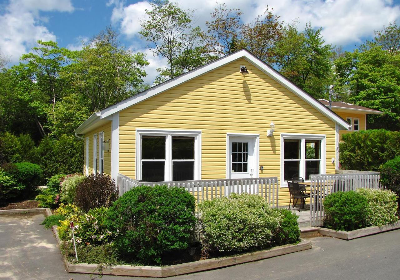 Larinda'S Landing Oceanfront Cottages Халифакс Екстериор снимка