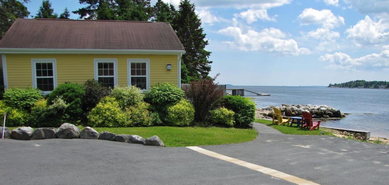 Larinda'S Landing Oceanfront Cottages Халифакс Екстериор снимка