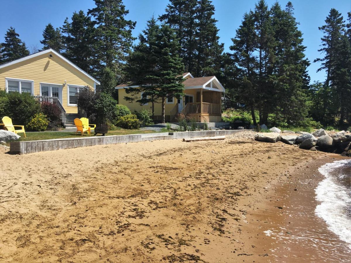 Larinda'S Landing Oceanfront Cottages Халифакс Екстериор снимка