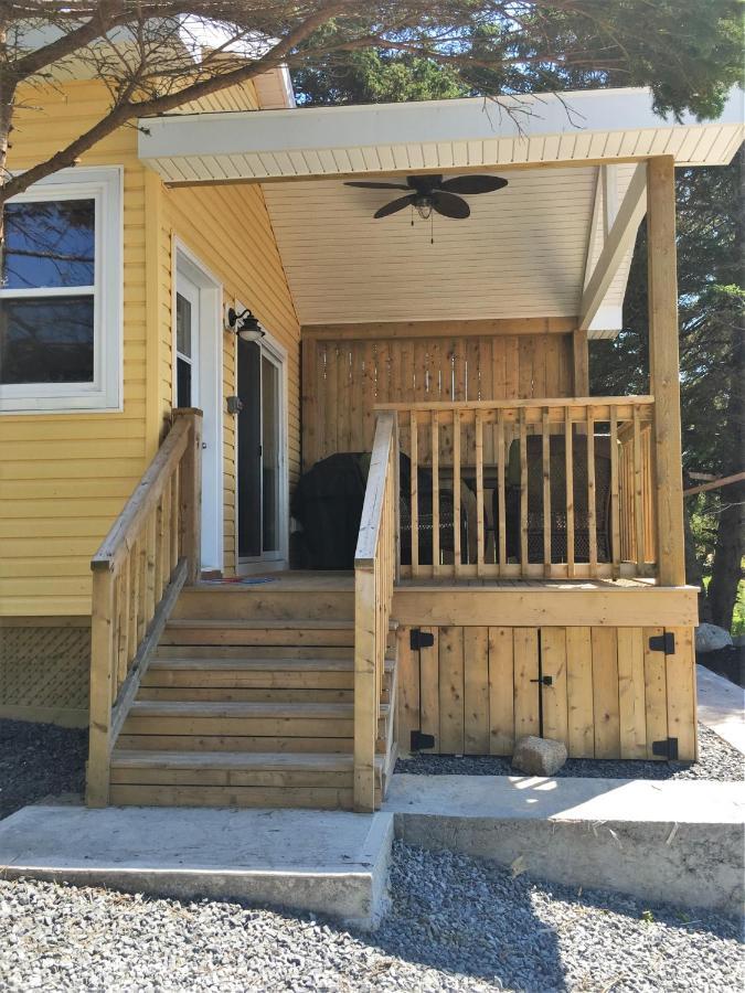 Larinda'S Landing Oceanfront Cottages Халифакс Екстериор снимка