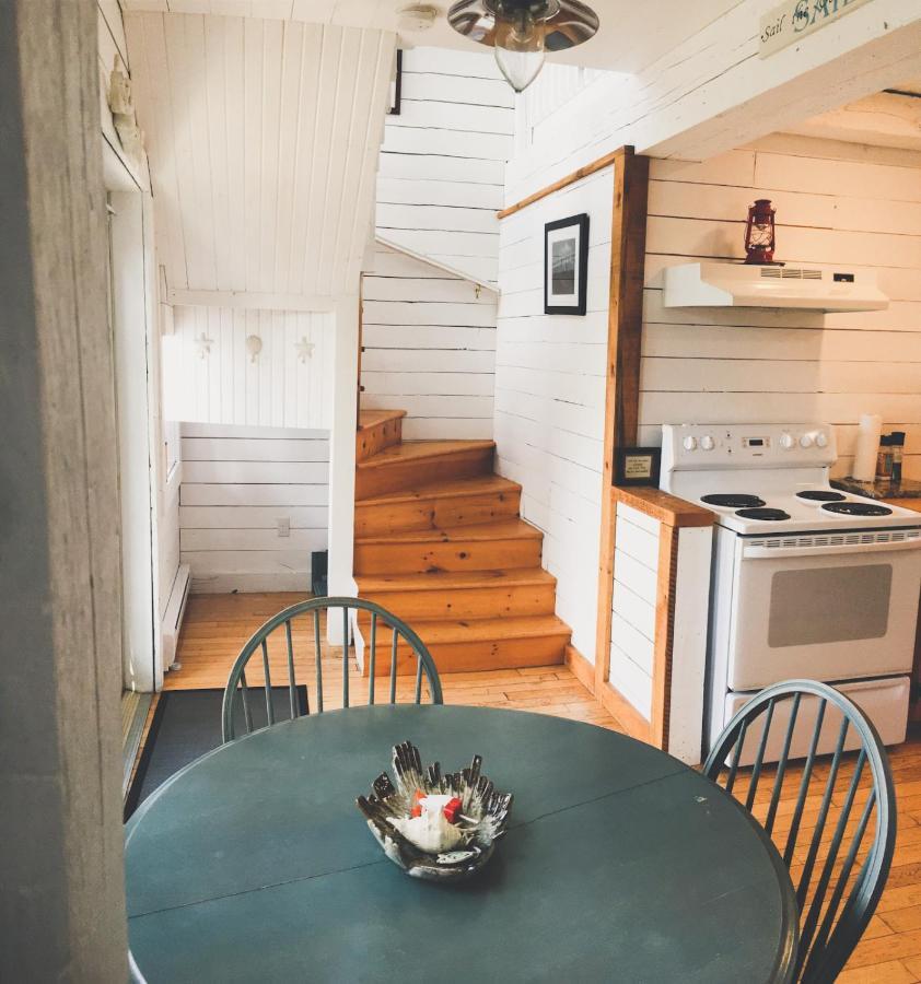 Larinda'S Landing Oceanfront Cottages Халифакс Екстериор снимка