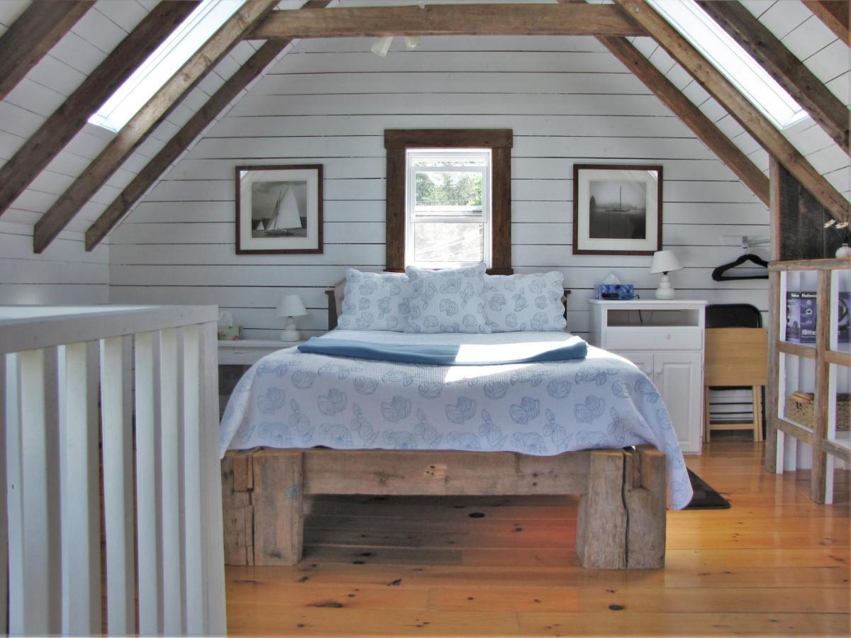 Larinda'S Landing Oceanfront Cottages Халифакс Екстериор снимка