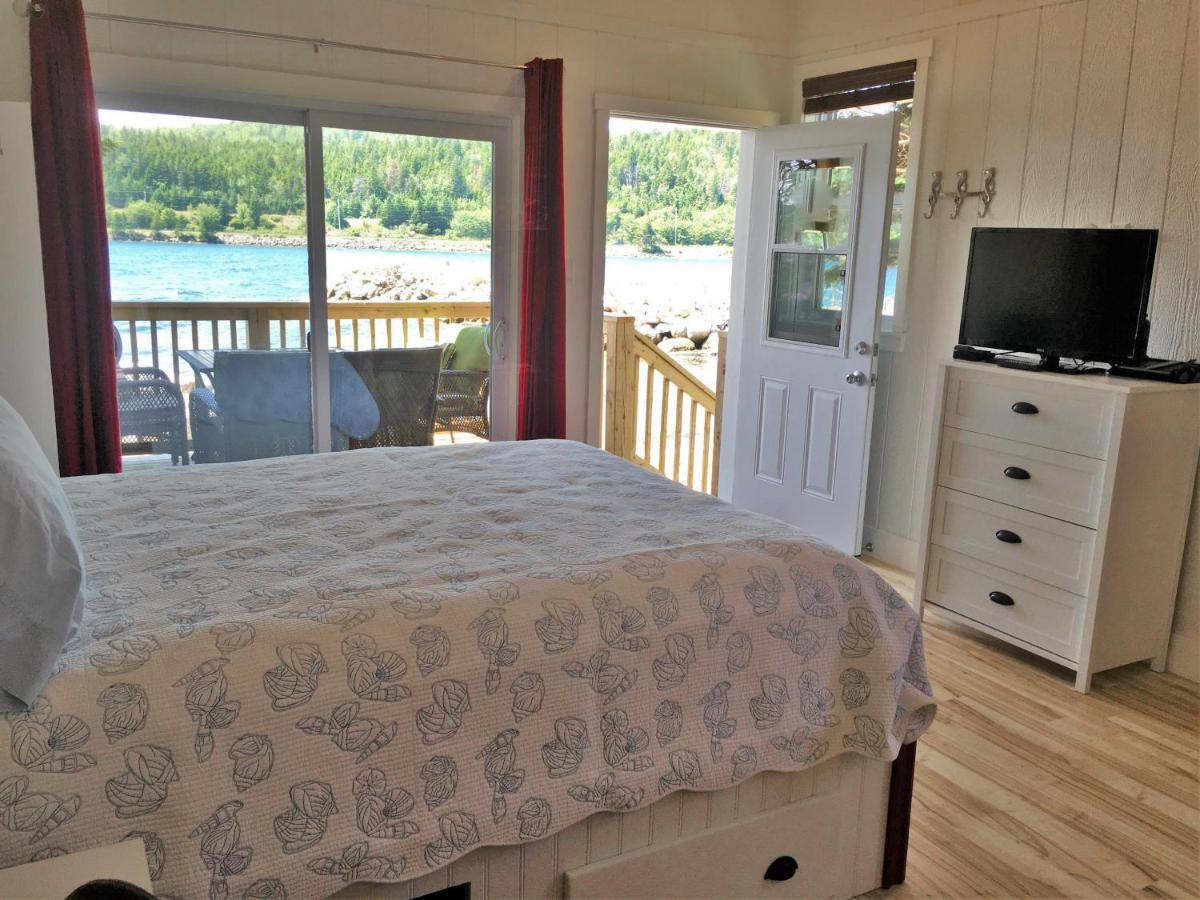 Larinda'S Landing Oceanfront Cottages Халифакс Екстериор снимка