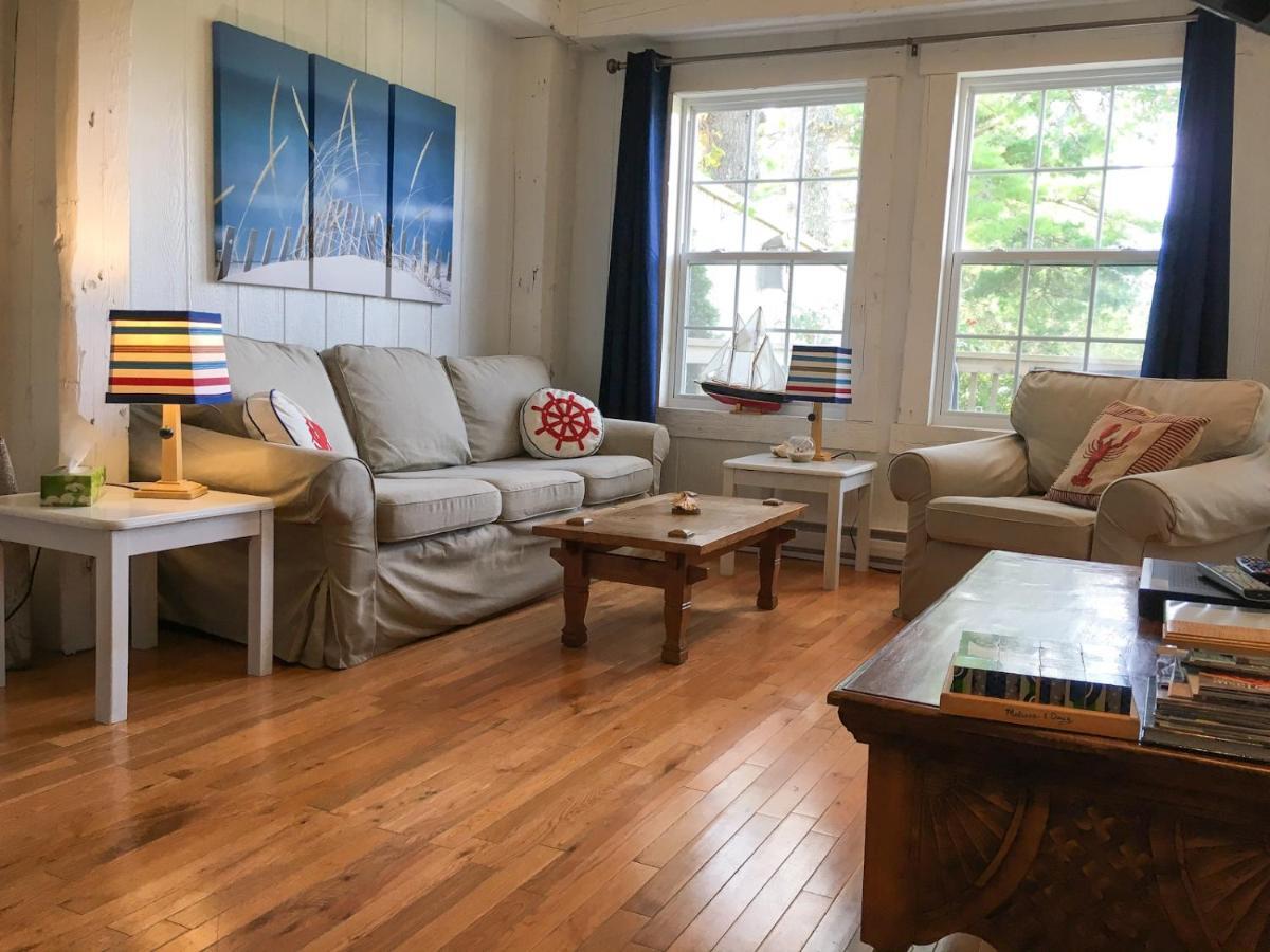 Larinda'S Landing Oceanfront Cottages Халифакс Екстериор снимка